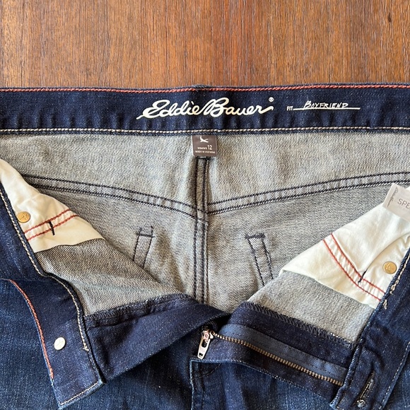 Eddie Bauer Women's Boyfriend Rolled Shorts Denim, Size 12 - Picture 4 of 10